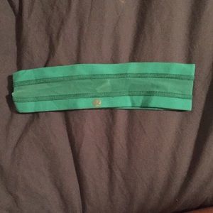 LULULEMON HEADBAND in very good condition