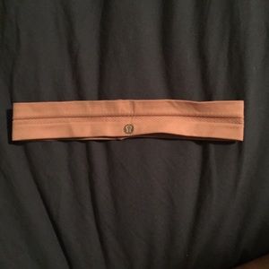 LULULEMON BABY PINK HEADBAND