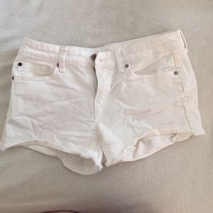 Gap white summer cut off Jean shorts size 24