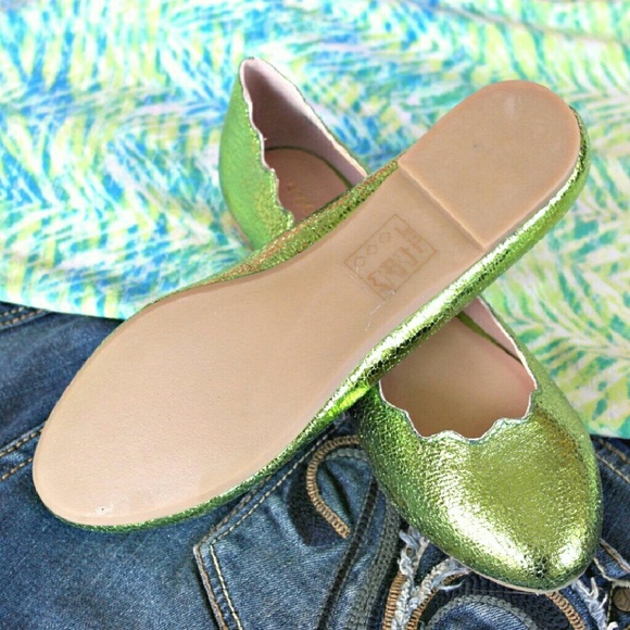 ๐50% off bundles SALE๐Metallic flats. ๐ HP๐ - Picture 4 of 4