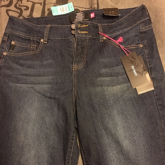 Size 18R Torrid Skinny Jeans NWT