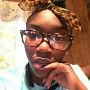 Meet your Posher, Noni