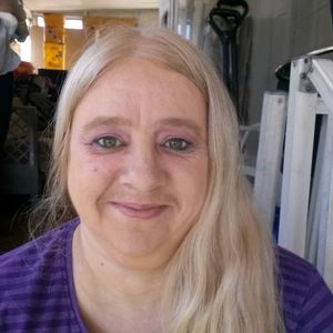 Meet your Posher, Roxanne