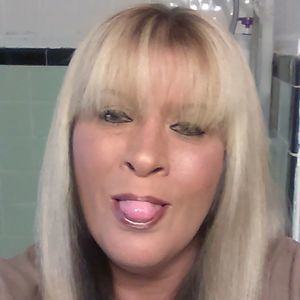 Meet your Posher, Angie