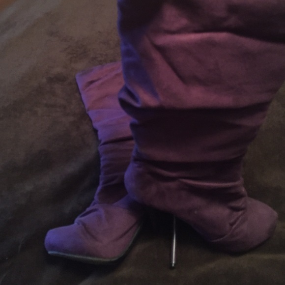 Shoes - Picture 2 of 2