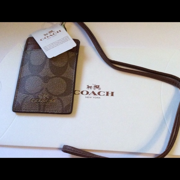 Coach Signature PVC Lanyard IM/Khaki/Saddle NWT - Picture 4 of 4