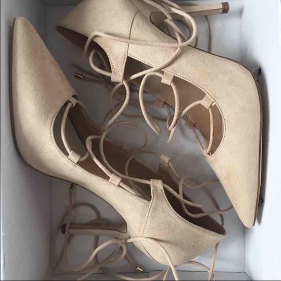 NWOT Aldo Lace Up Heels