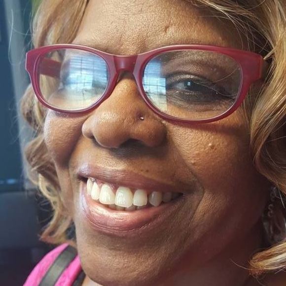 Meet your Posher, Joyce