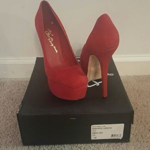 Brand new Larimore Suede Platform Pumps