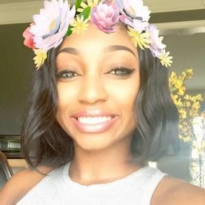 Meet your Posher, Alexis