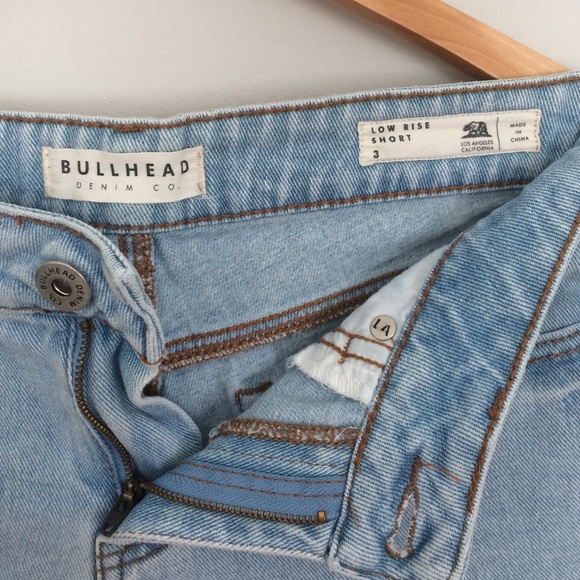 Scalloped Denim Shorts - Picture 2 of 4