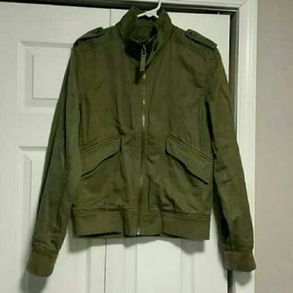 Military green bomber/light weight jacket.