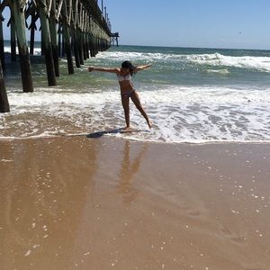 Meet your Posher, Gilary