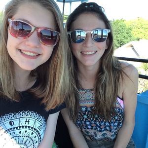 Meet your Posher, Kendra