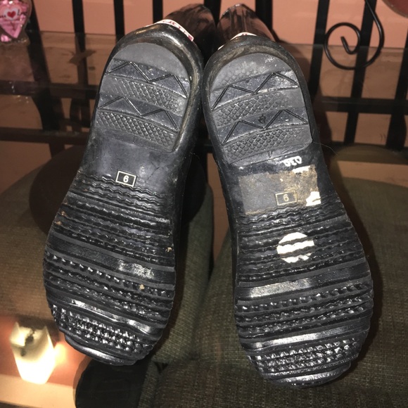 Boots - Picture 2 of 4
