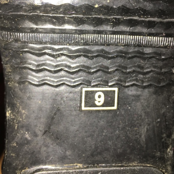Boots - Picture 4 of 4