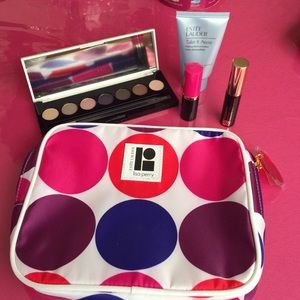 5 piece Estee Lauder makeup bag
