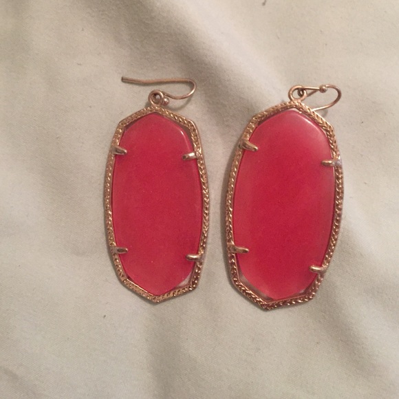 Kendra Scott pink danielles