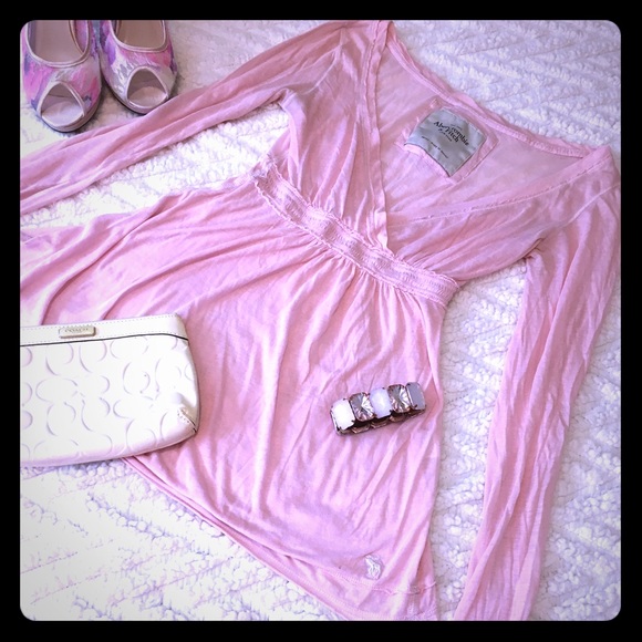 Abercrombie & Fitch long sleeves light pink blouse