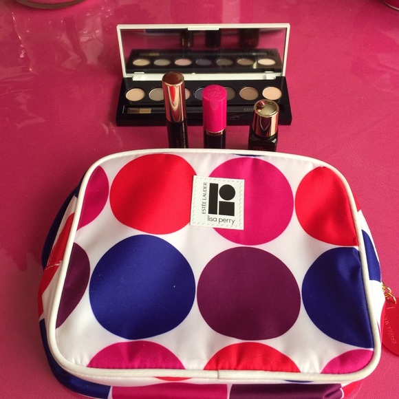 5 piece Estee Lauder makeup bag set