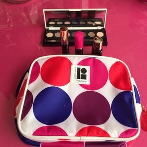 5 piece Estee Lauder makeup bag set