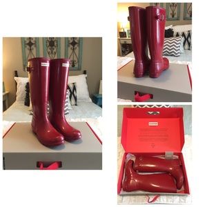 Hunter tall glossy red rain boots