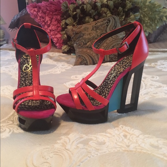 Super cute shoes...!!!
