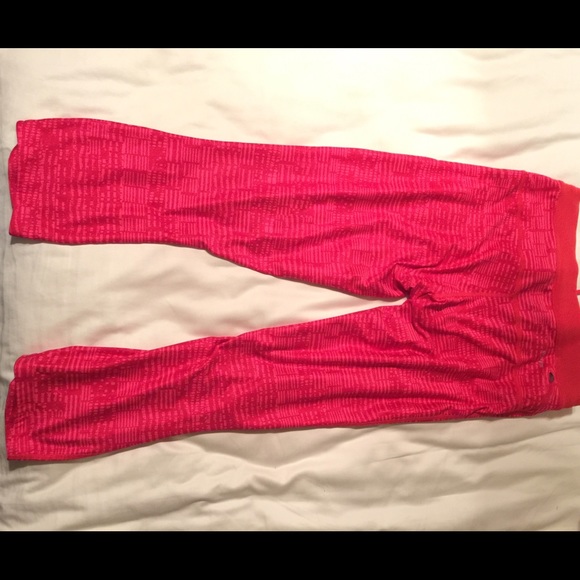 Nike Dri Fit Capris - Picture 2 of 4