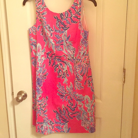Lilly Pulitzer dress size 4, never worn.