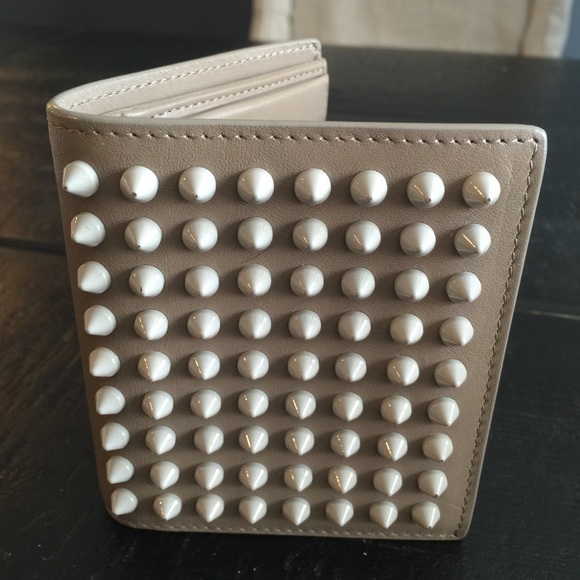 ❤️SOLD❤️ CHRISTIAN LOUBOUTIN Paros Wallet - Picture 2 of 4