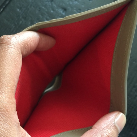 ❤️SOLD❤️ CHRISTIAN LOUBOUTIN Paros Wallet - Picture 3 of 4