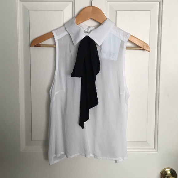 ⭐️FINAL PRICE Love Fire white sleeveless top