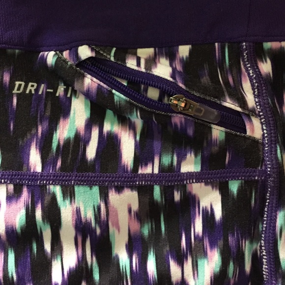 Nike Dri Fit Capris - Picture 4 of 4