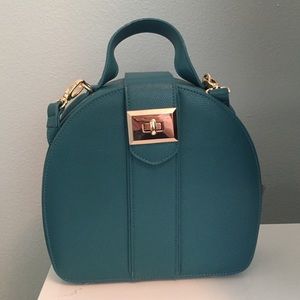 Snob essentials crossbody