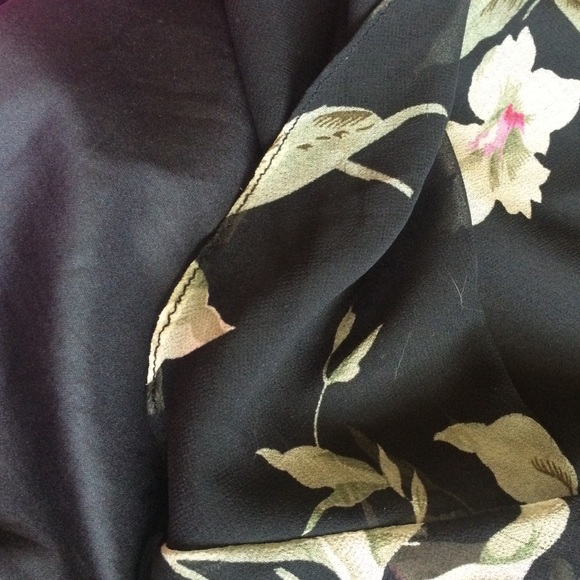 Floral lined chiffon skirt size 5/6 - Picture 4 of 4
