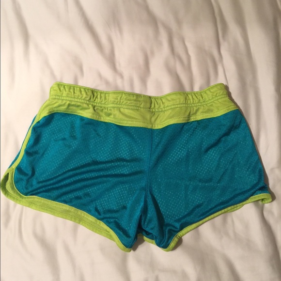 Nike Dri Fit Mesh Running Shorts - Picture 2 of 3