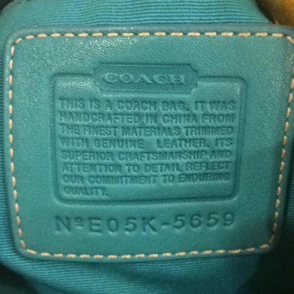 Small Coach handbag - Picture 4 of 4