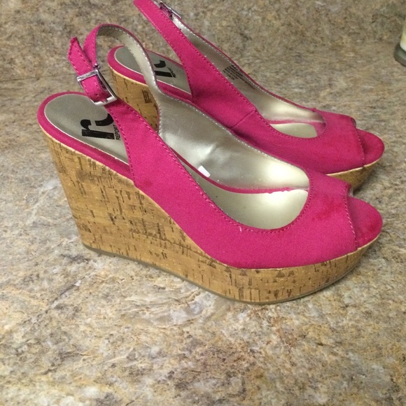 Shoes - Pink wedges