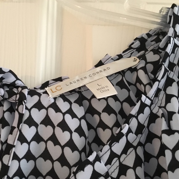 Heart top with tie on the back - Picture 2 of 3