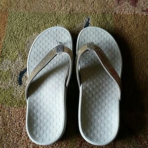 Vionic Gently worn Flip flops
