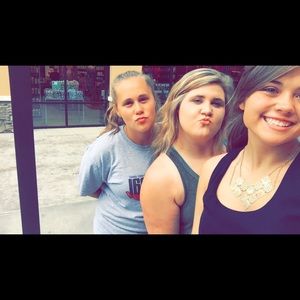 Meet your Posher, Chloe