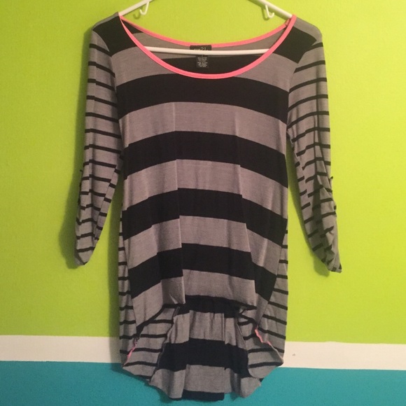 Hi low mid sleeve shirt