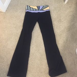 Size 6 lululemon groove yoga pants