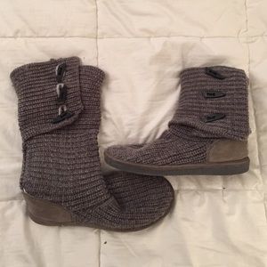 Knit Tall BEARPAW Grey Boots, Size 8