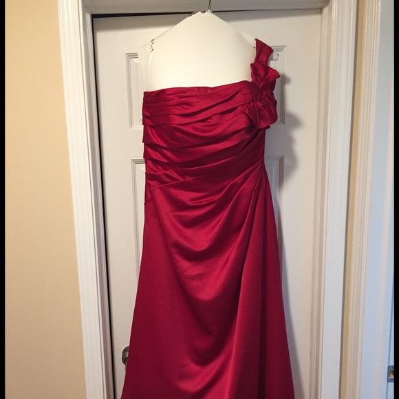 Davids bridal Apple bridesmaid dress