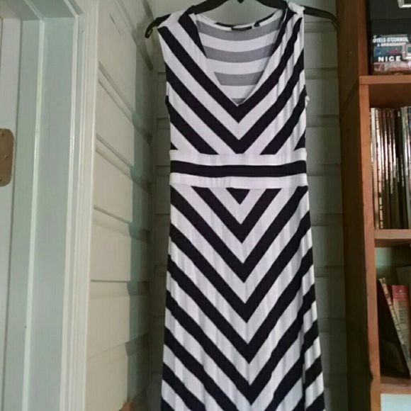 *FINAL PRICE DROP* Black&White Chevron Maxi Dress