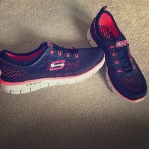 Skechers- Air cooled- Memory Foam