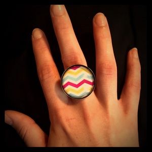 Chevron adjustable ring