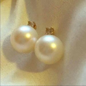 Pearl earrings