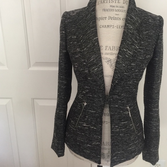Fitted Tahari blazer black white and silver